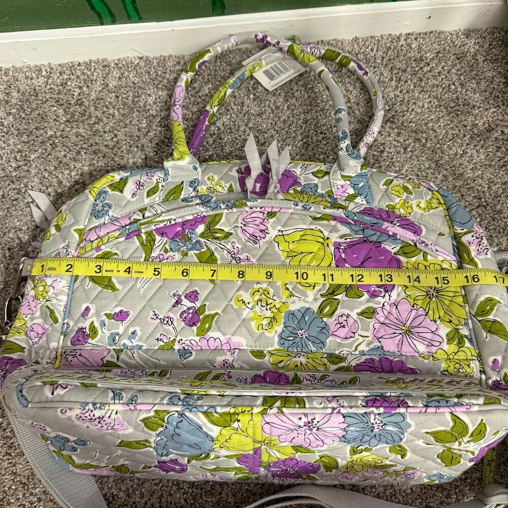 New with tag Vera Bradley overnight tote secure cute paisley colorful sturdy - Picture 7 of 11